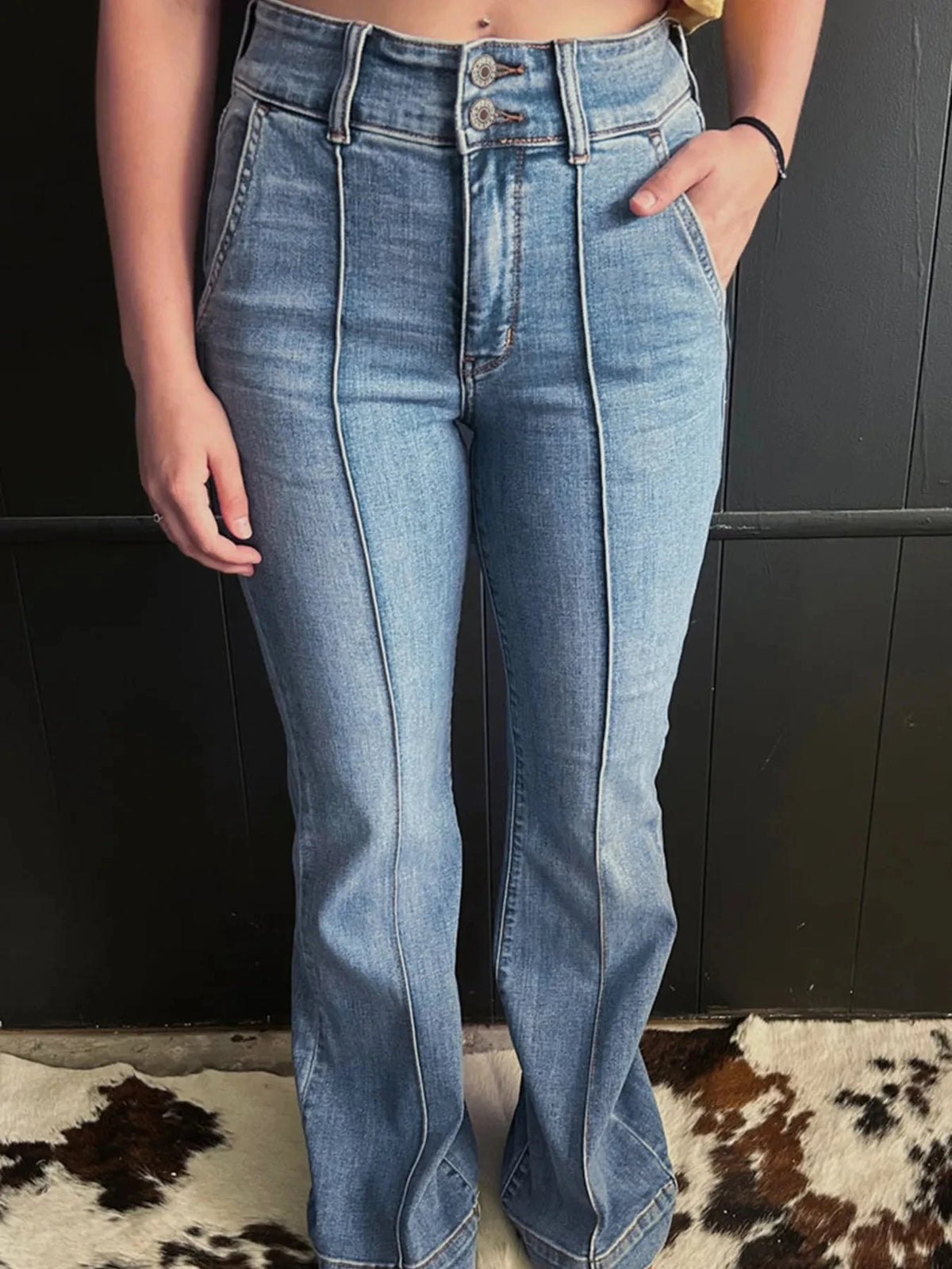 High-Waisted Flare Jeans with Seam Detail Medium / 4