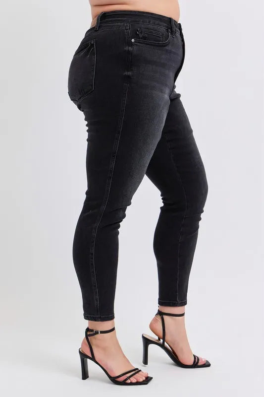 Judy Blue Full Size Mid Rise Tummy Control Skinny Jeans Plus Size