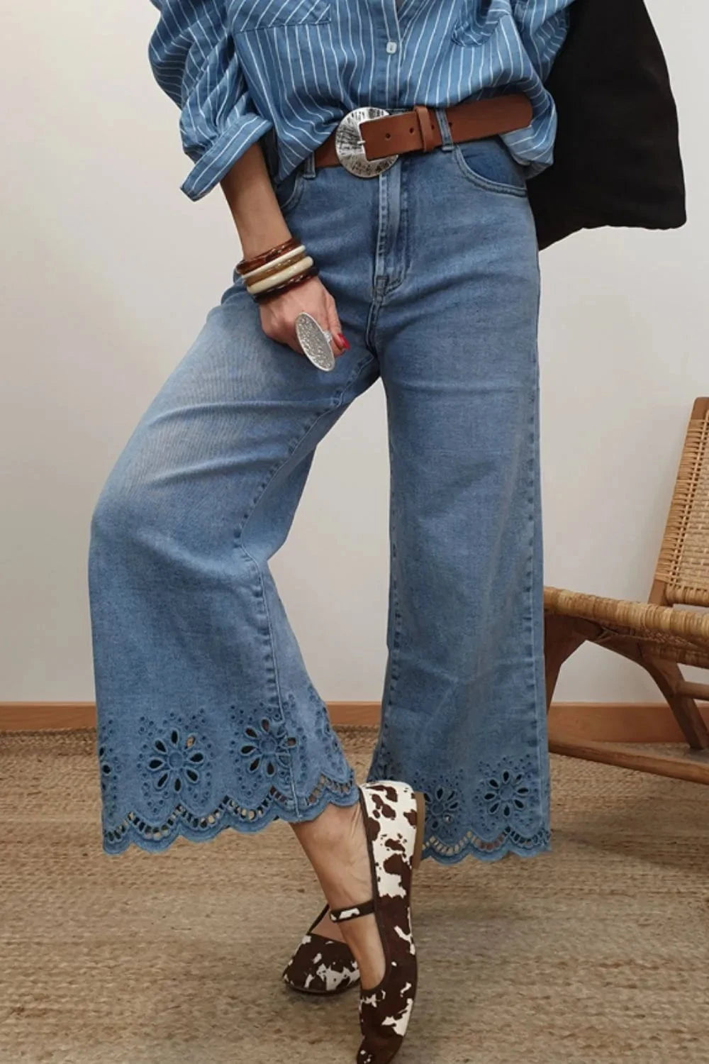 Lace Detail Cropped Wide Leg Jeans
