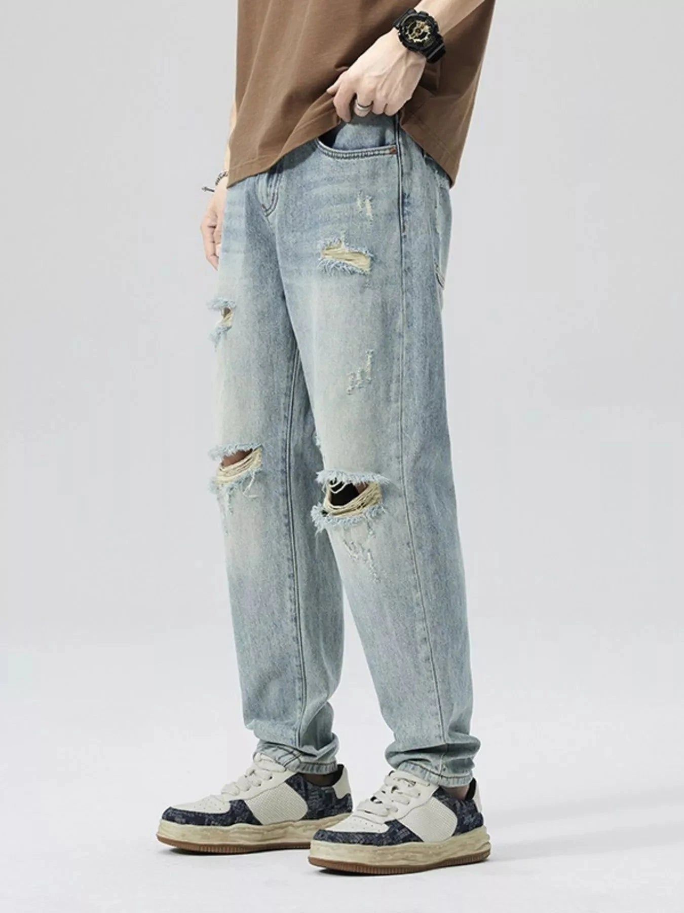 Men's Distressed Relaxed Fit Jeans