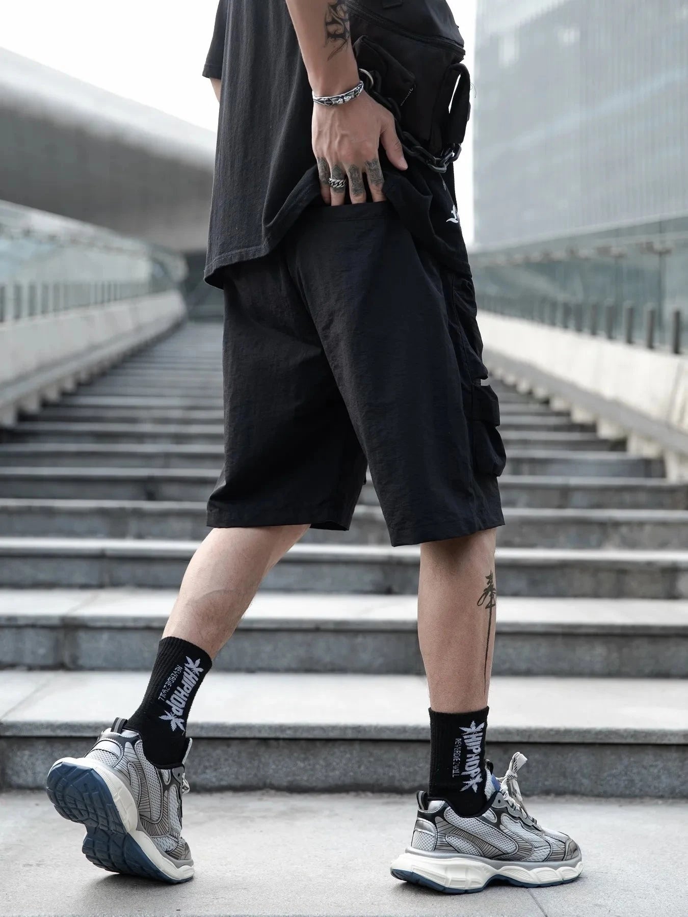 Men's Loose Fit Cargo Shorts