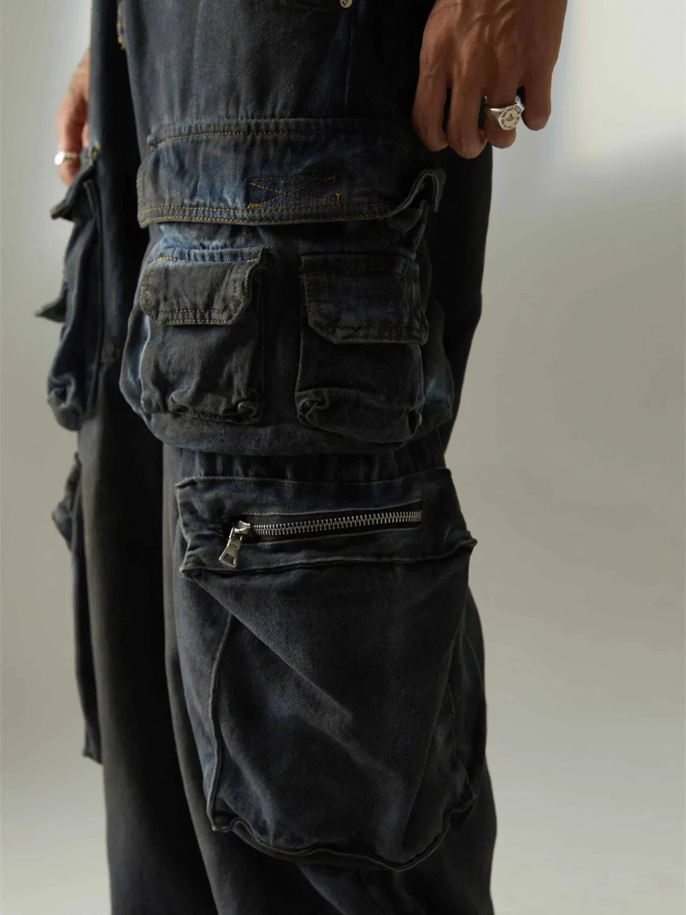 Men's Wide Leg Cargo Jeans