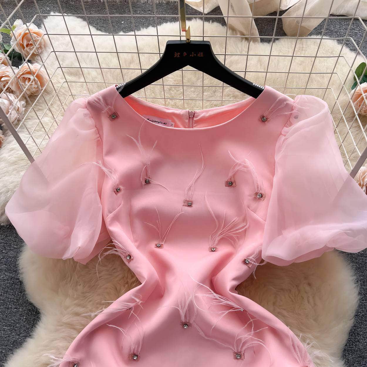 Mesh Puff Sleeves Feather Detailed Midi Dress