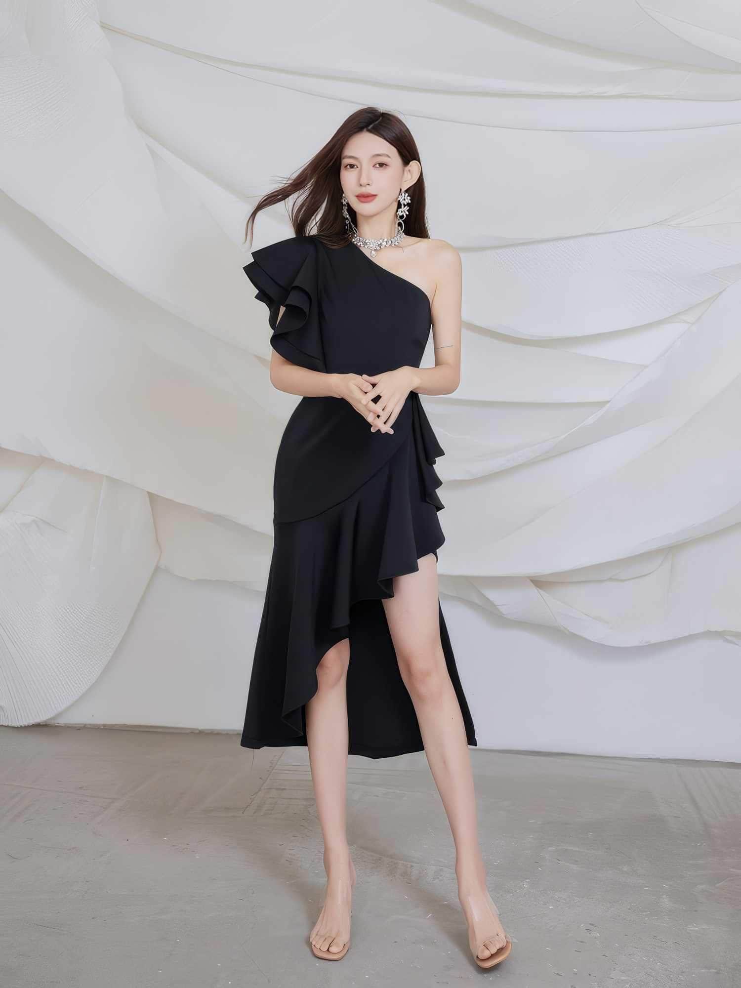 One Shoulder Frill Side Slit Ruffle Dress M / Black