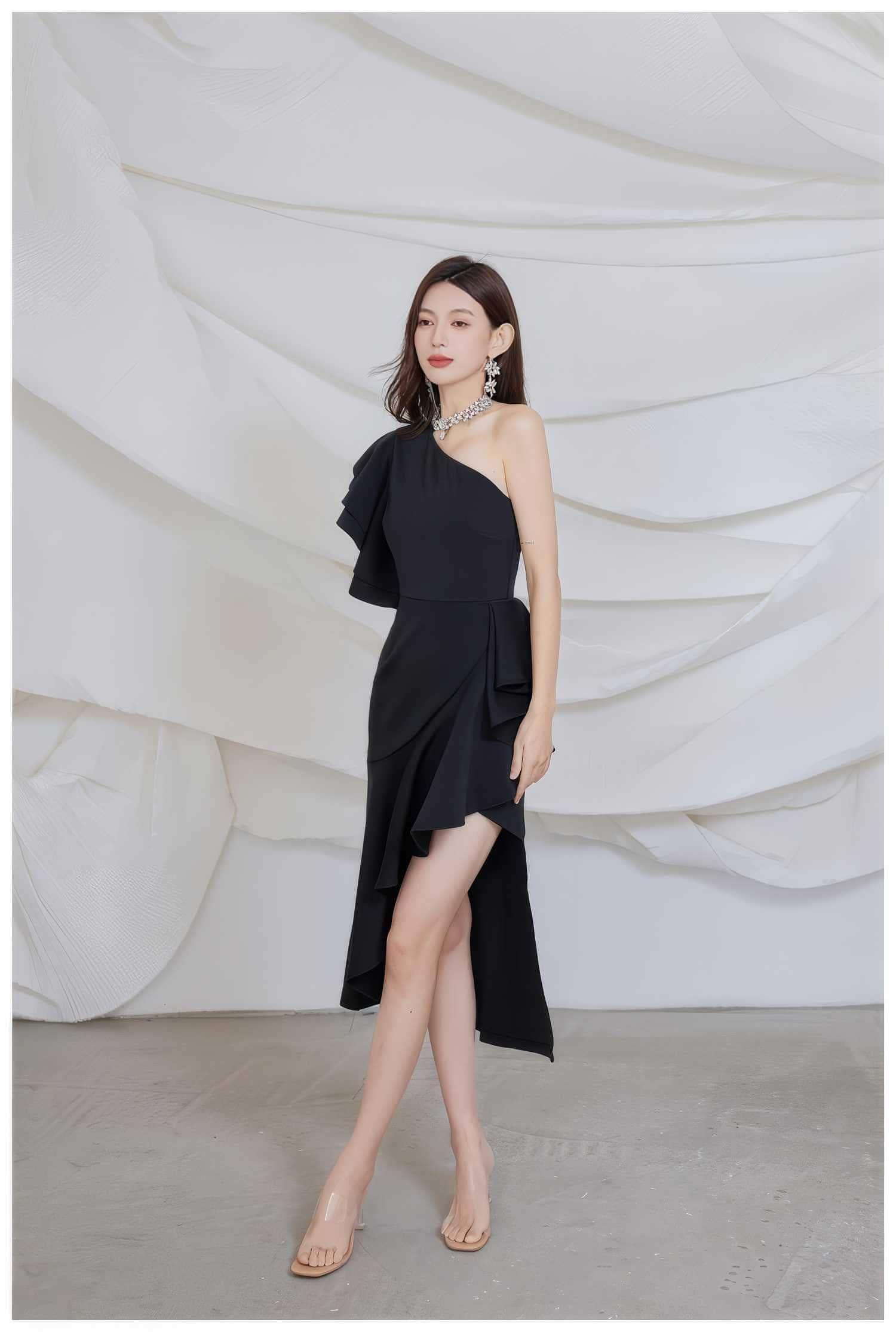 One Shoulder Frill Side Slit Ruffle Dress S / Black