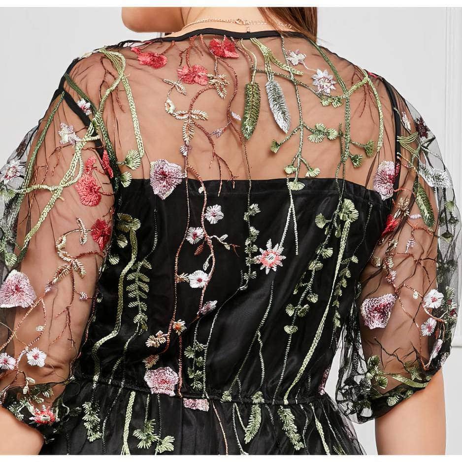 Plus Size Embroidery Mesh Overlay Short Sleeves Dress