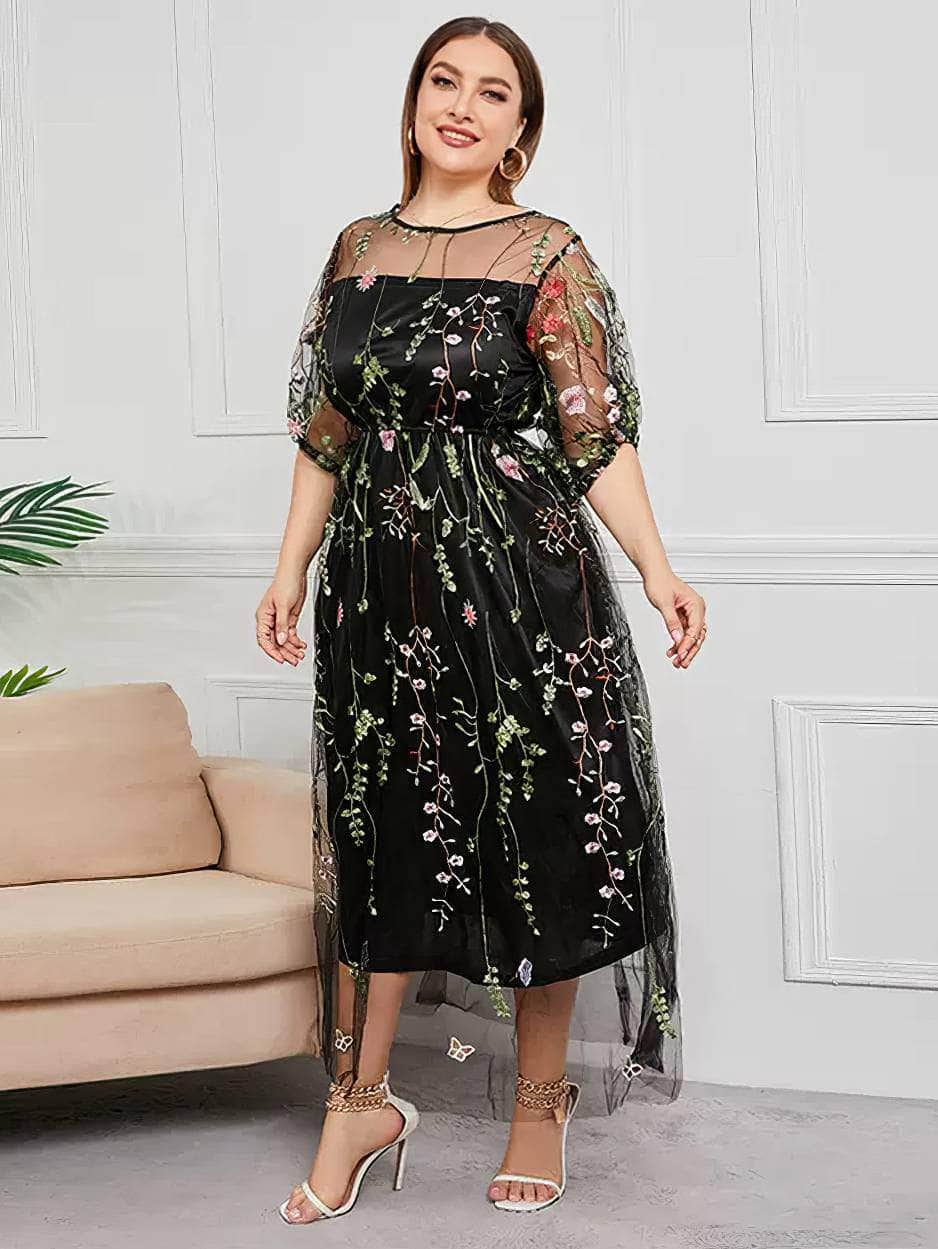 Plus Size Embroidery Mesh Overlay Short Sleeves Dress