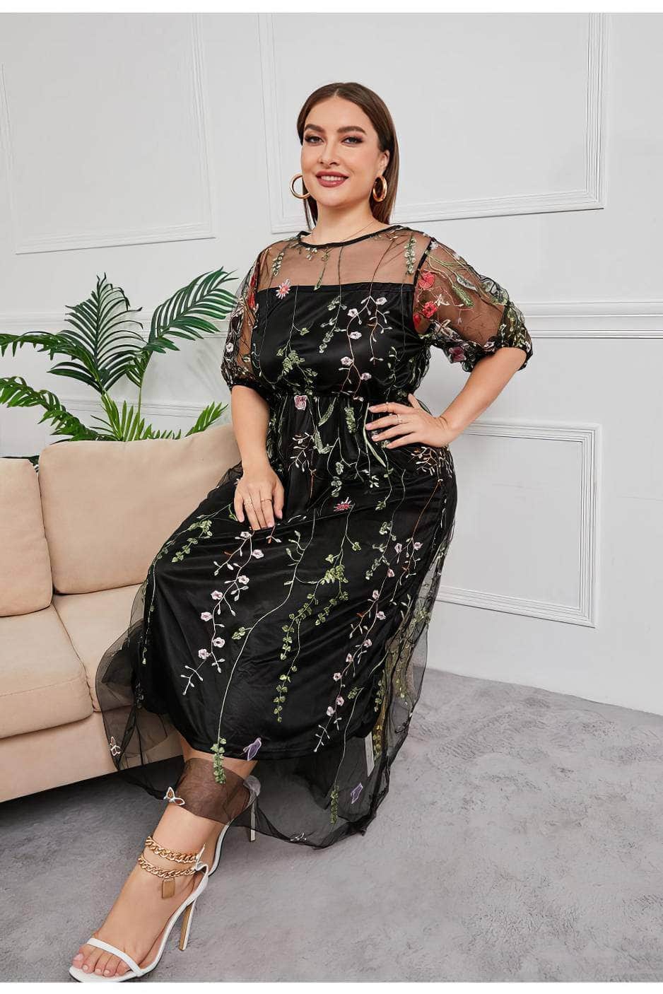 Plus Size Embroidery Mesh Overlay Short Sleeves Dress