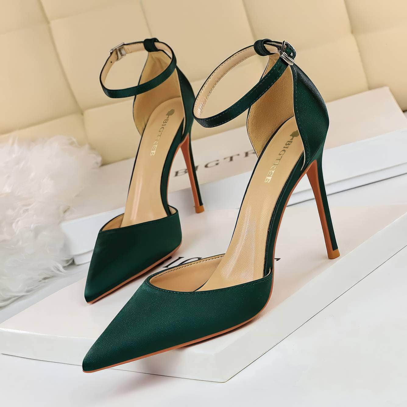 Pointy Toes Ankle Strap Satin Stilettos EU 33 / Green / 10CM