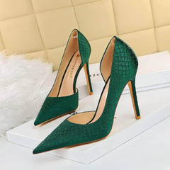 Pointy Toes Serpentine Satin Croc Pumps EU 33 / Green / 7.5CM