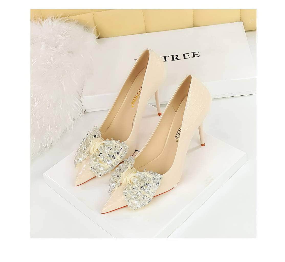 Rhinestone Silk Bow Detailed Court Heels
