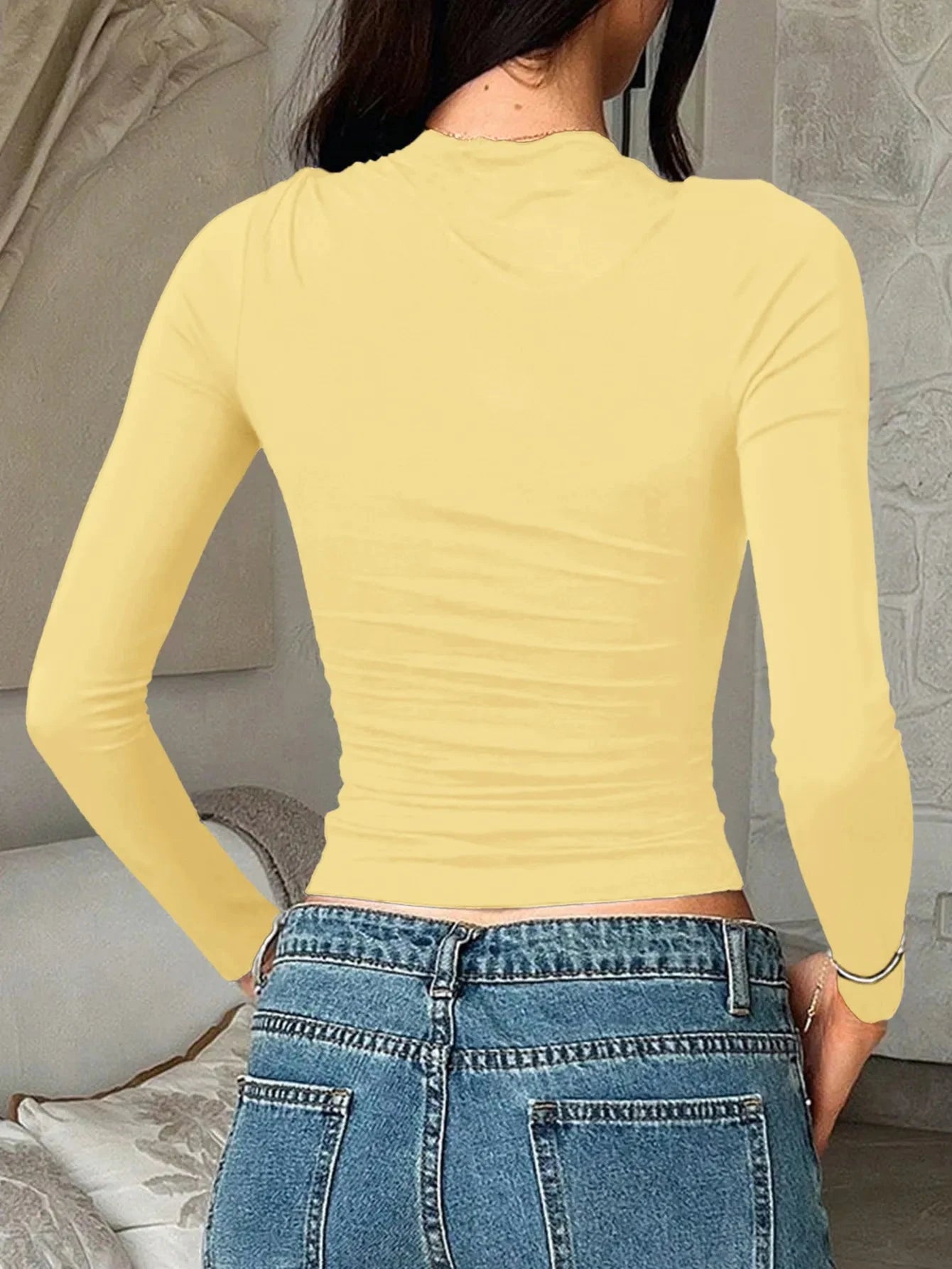 Round Neck Long Sleeve Fitted T-Shirt