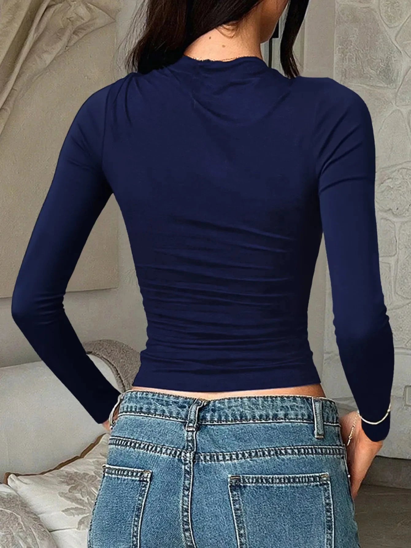 Round Neck Long Sleeve Fitted T-Shirt
