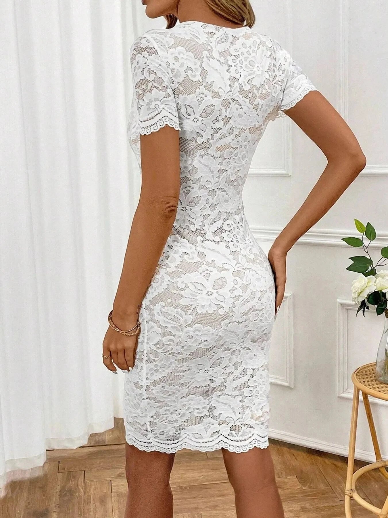 Round Neck Short Sleeve Lace Dress