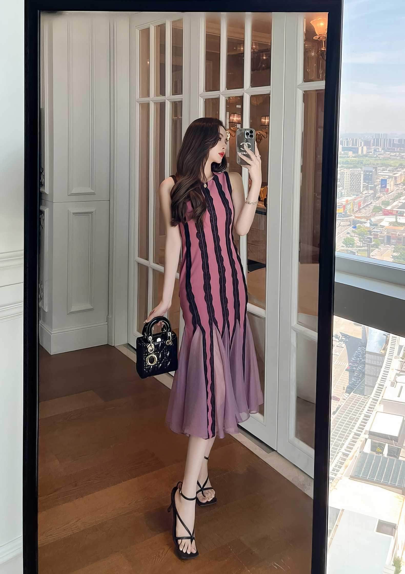 Roundneck Sleeveless Laced Mermaid Dress