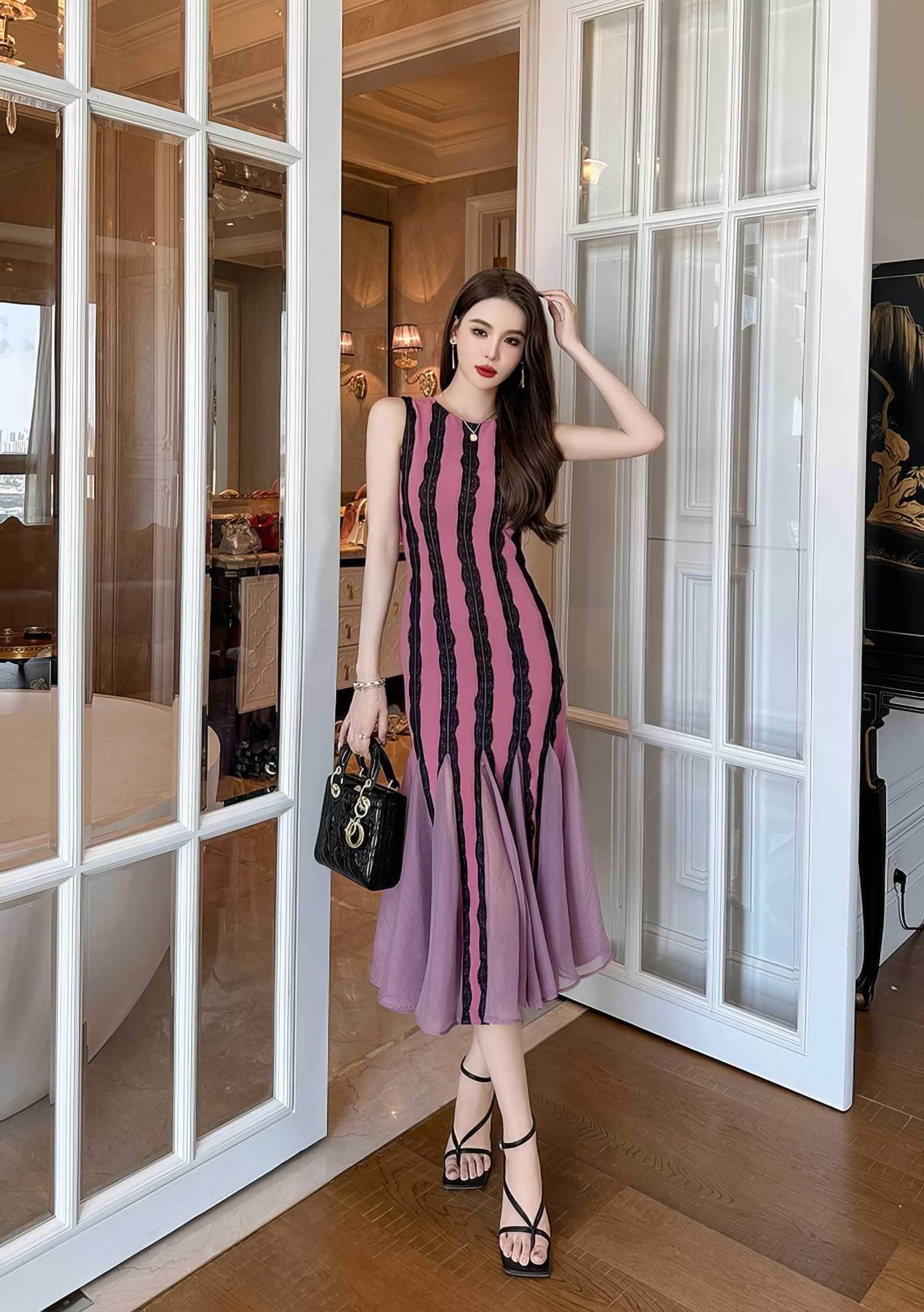 Roundneck Sleeveless Laced Mermaid Dress