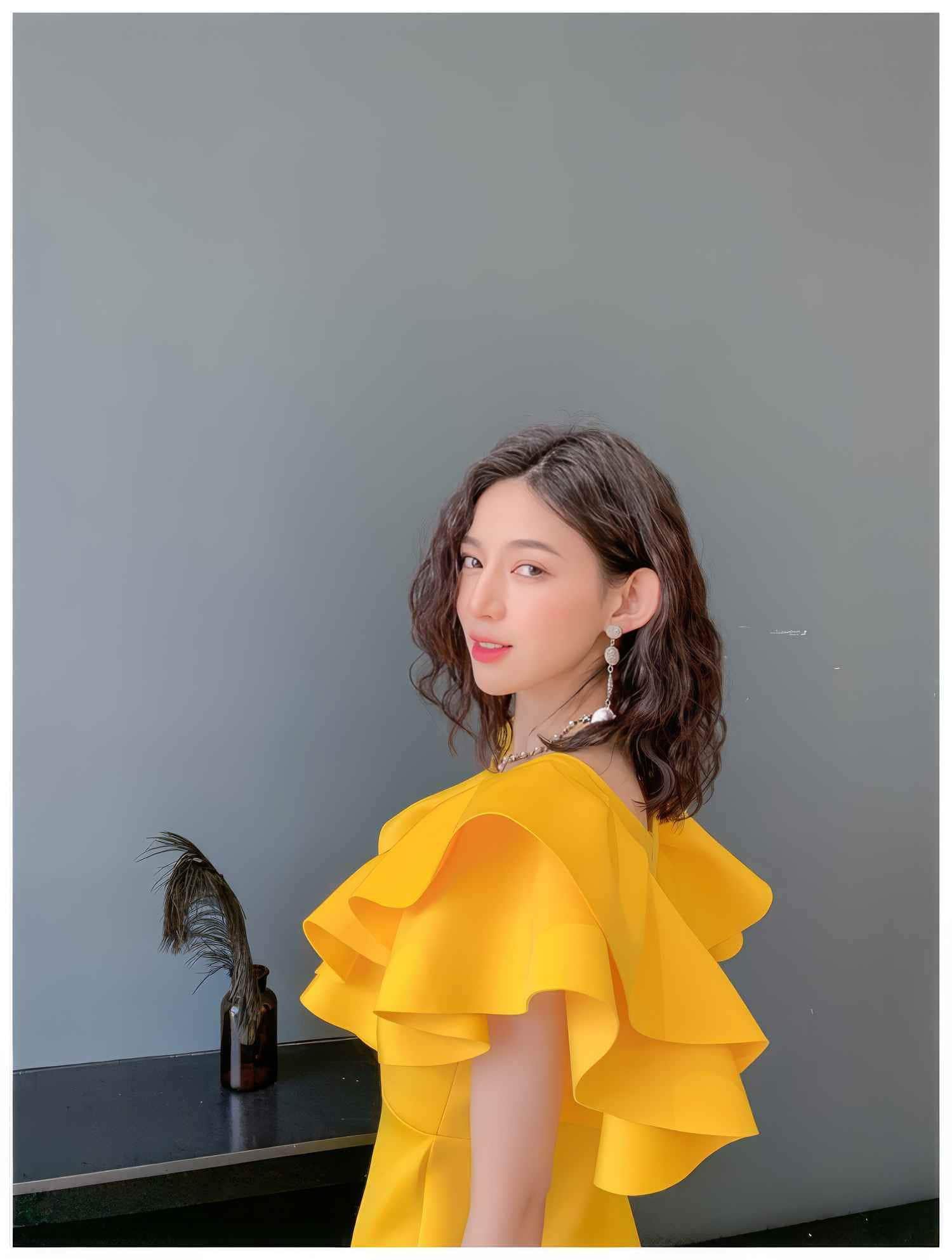 Ruffle Trimmed Flounce Sleeve Bodycon Midi Dress