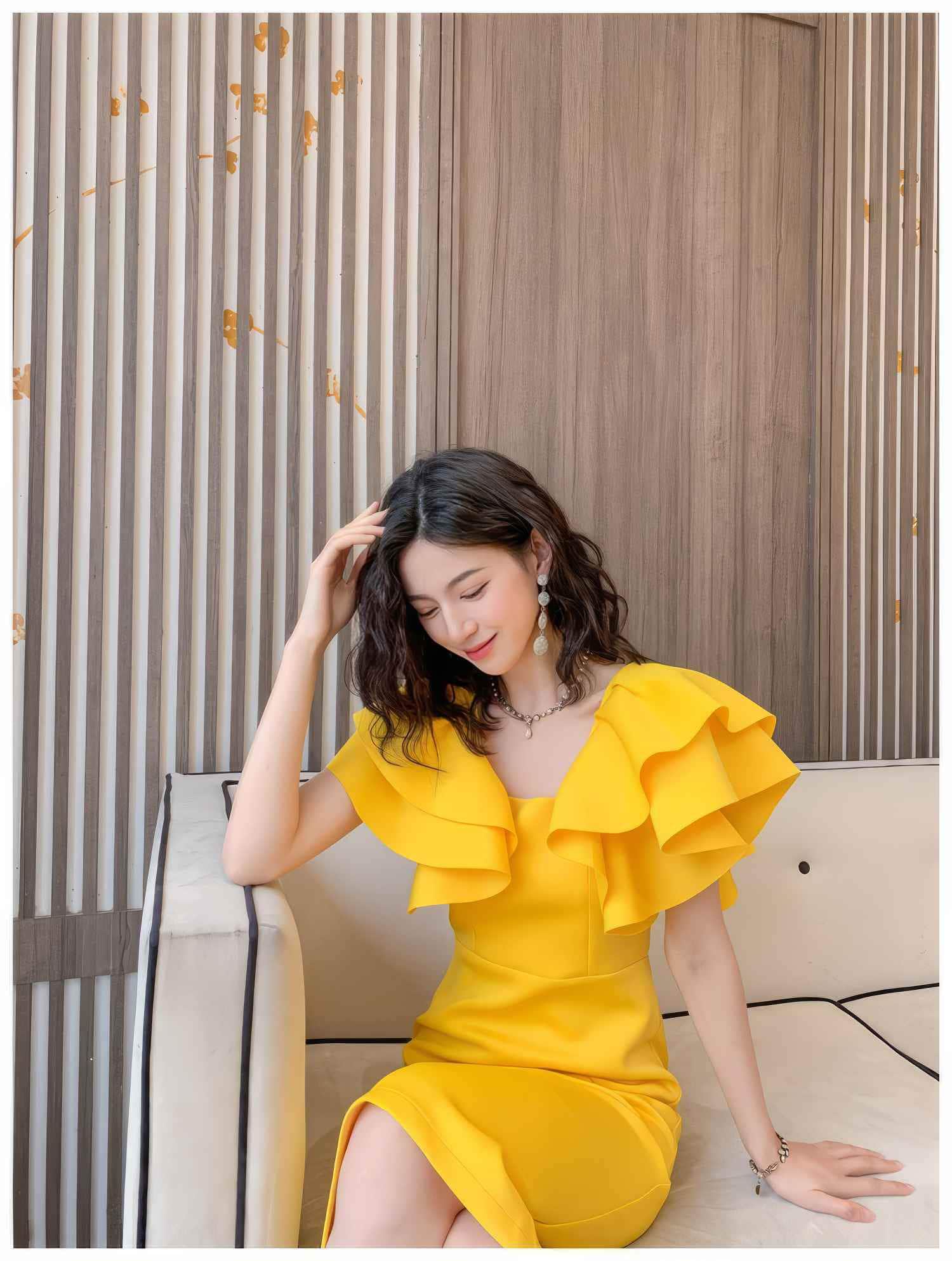 Ruffle Trimmed Flounce Sleeve Bodycon Midi Dress