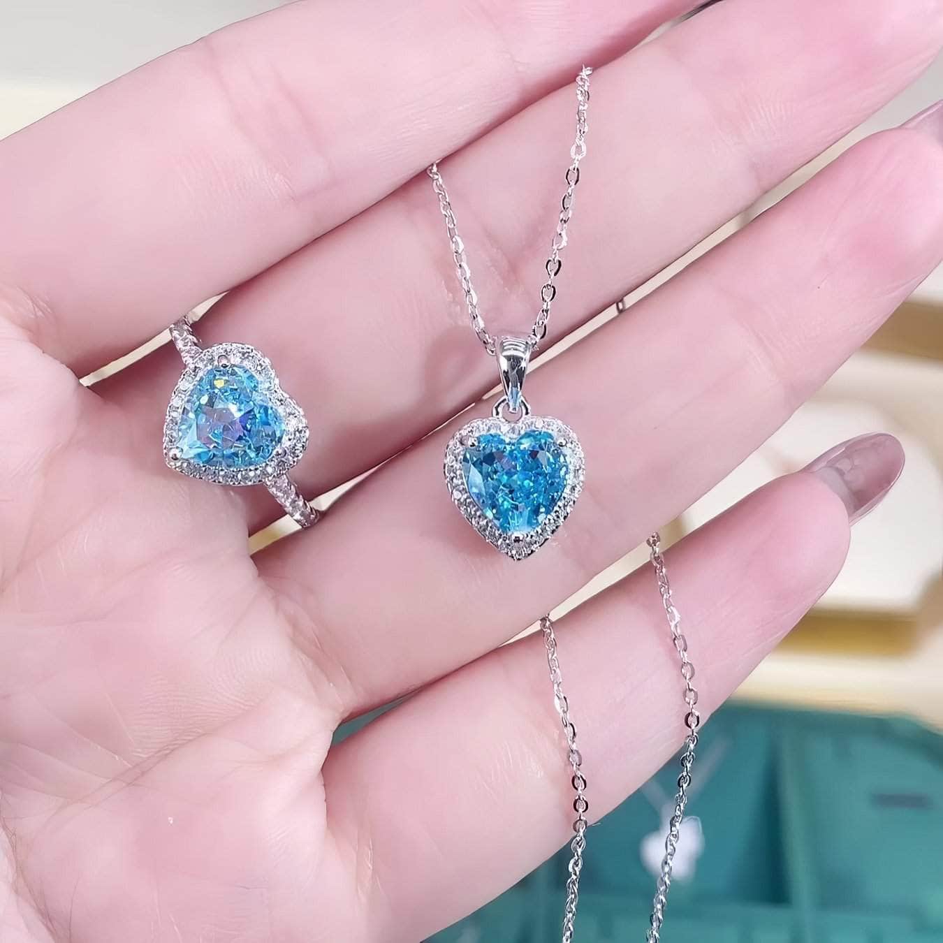 S925 Sterling Silver Heart-Shaped Paved Lab Grown Diamond Blue Topaz Necklace