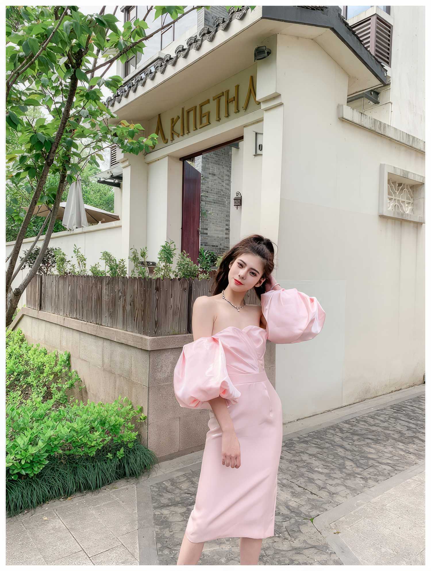 Shimmering Off shoulder Puff sleeve Column Gown