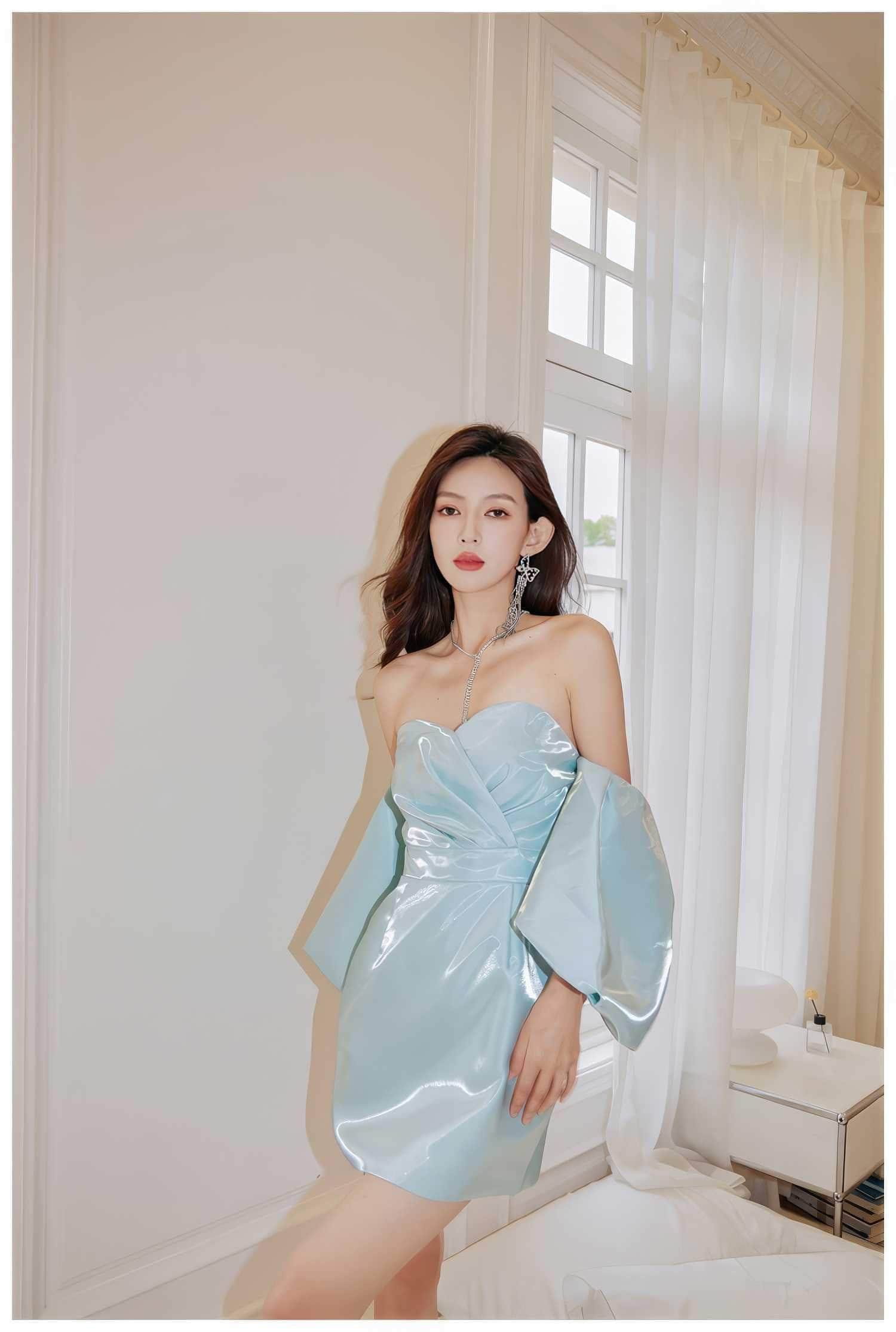 Shimmering Off shoulder Puff sleeve Column Gown