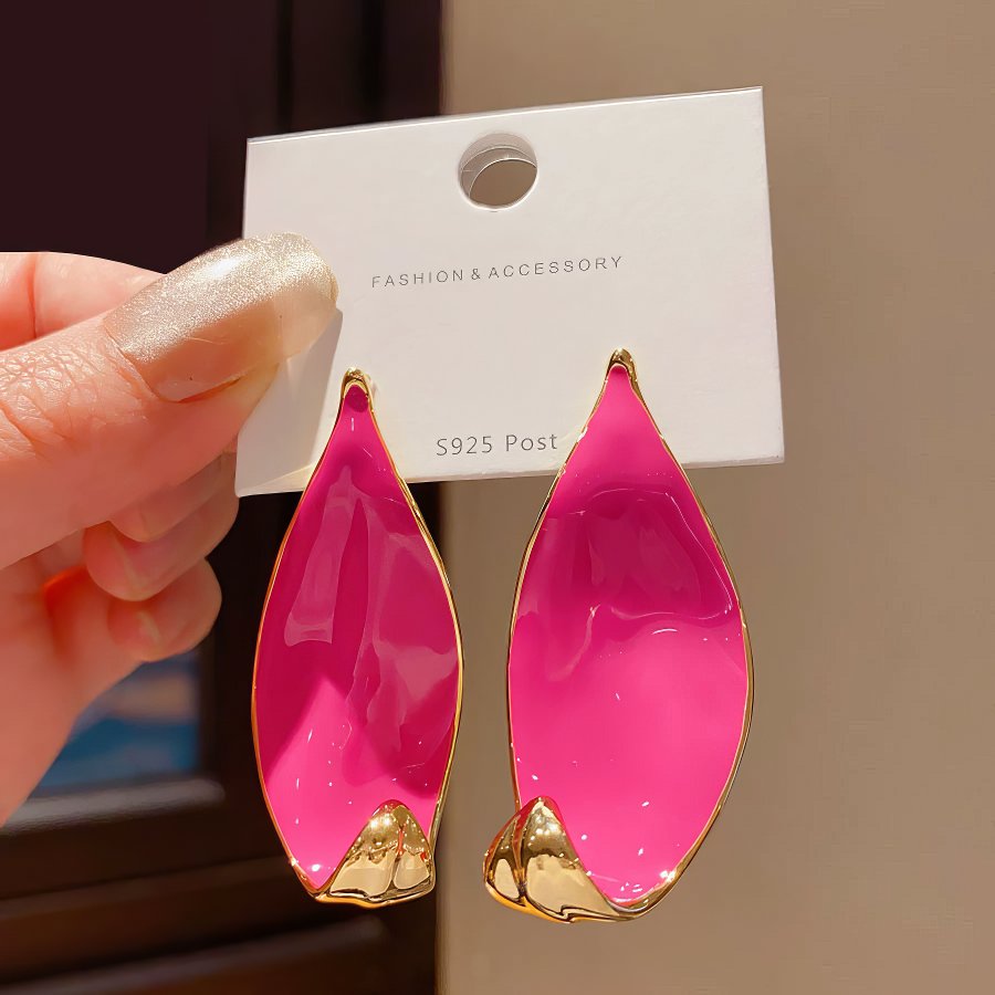 Stylish Gold Tone Abstract Leaf Drop Earrings with Vibrant Hot Pink Enamel Inlay