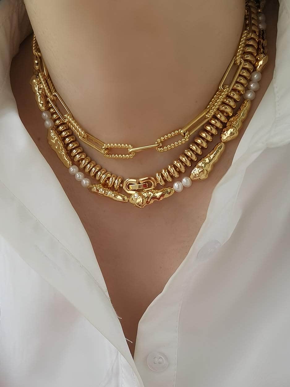 Timeless Ribbed Sofia Disc Choker Necklace