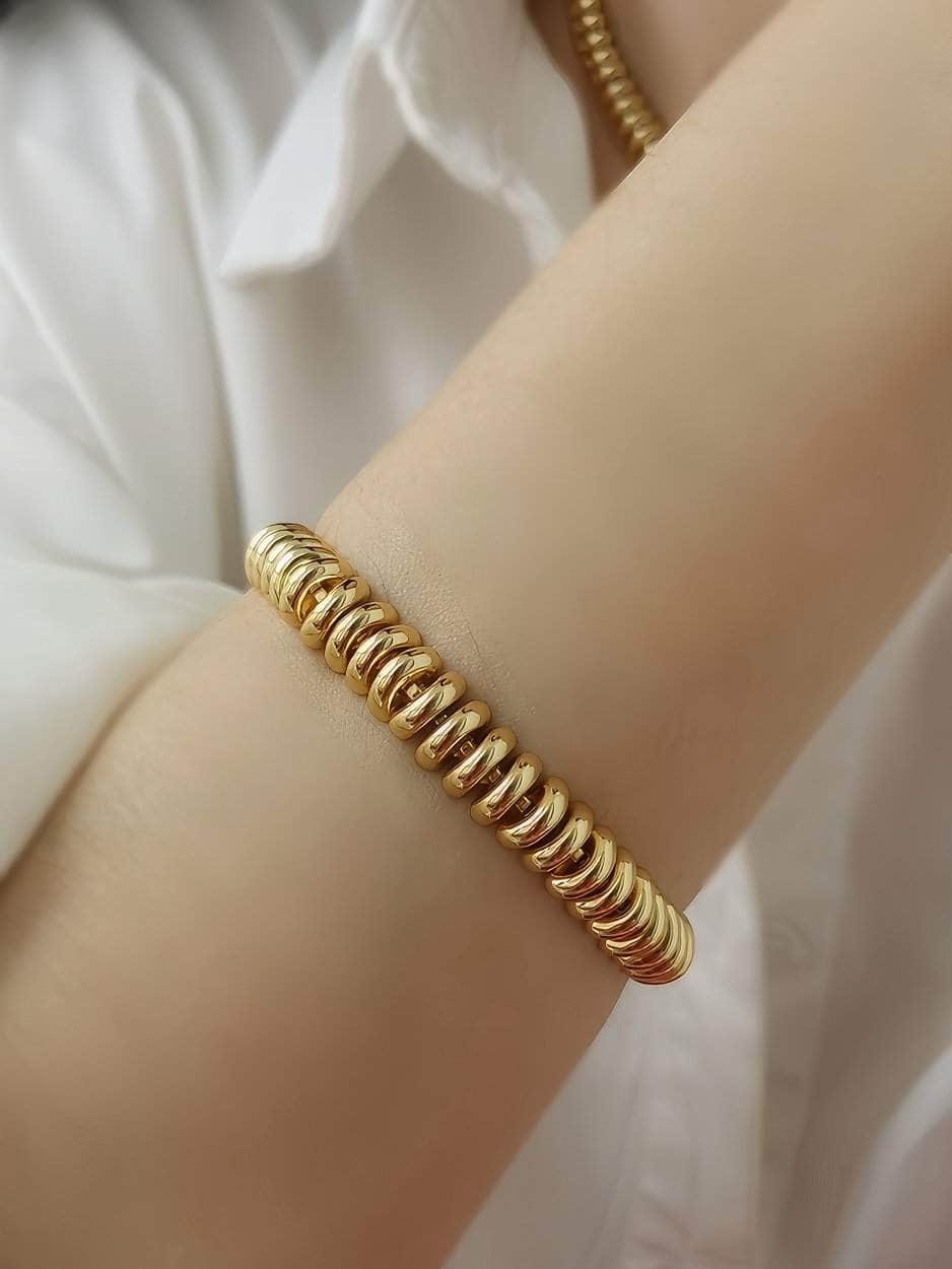 Timeless Ribbed Sofia Disc Choker Necklace