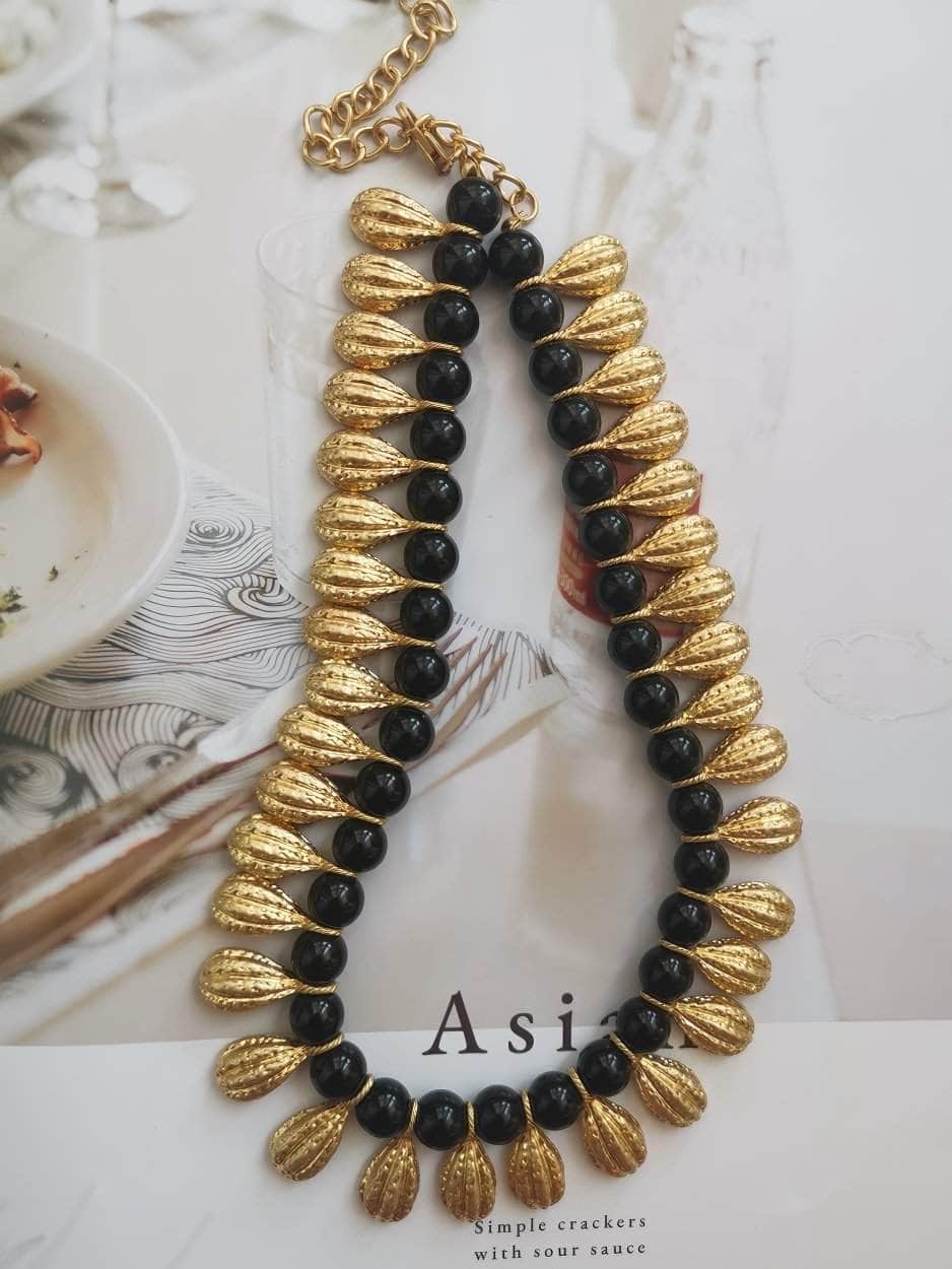 Two-Toned Diana Pearl Gold Statement Necklace Gold / Necklace