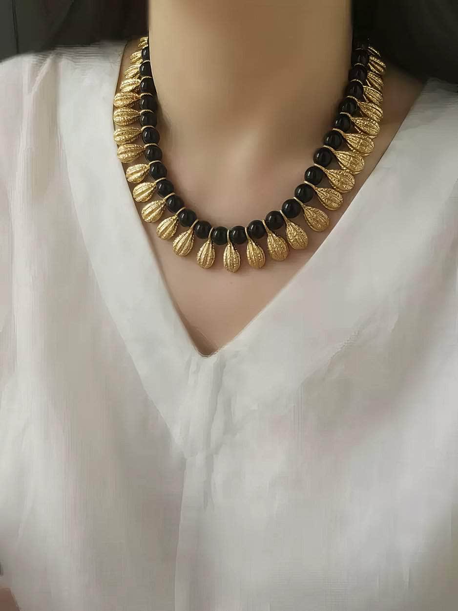 Two-Toned Diana Pearl Gold Statement Necklace Gold / Necklace