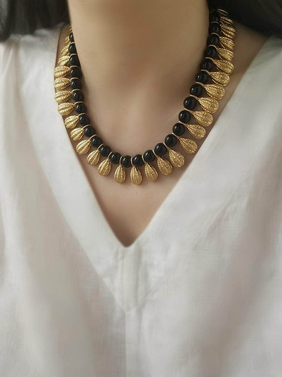 Two-Toned Diana Pearl Gold Statement Necklace Gold / Necklace