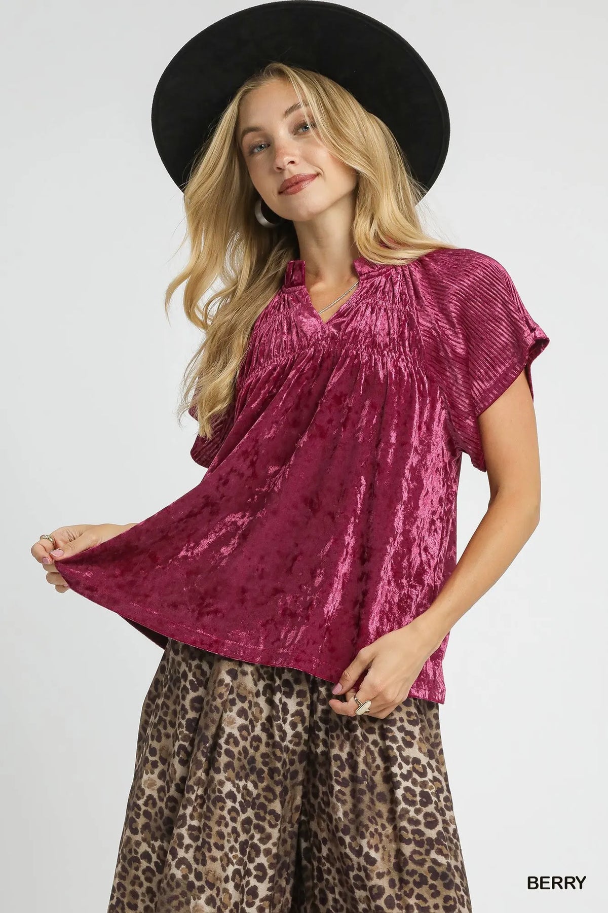 Umgee Crushed Velvet Pleated Blouse BERRY / S