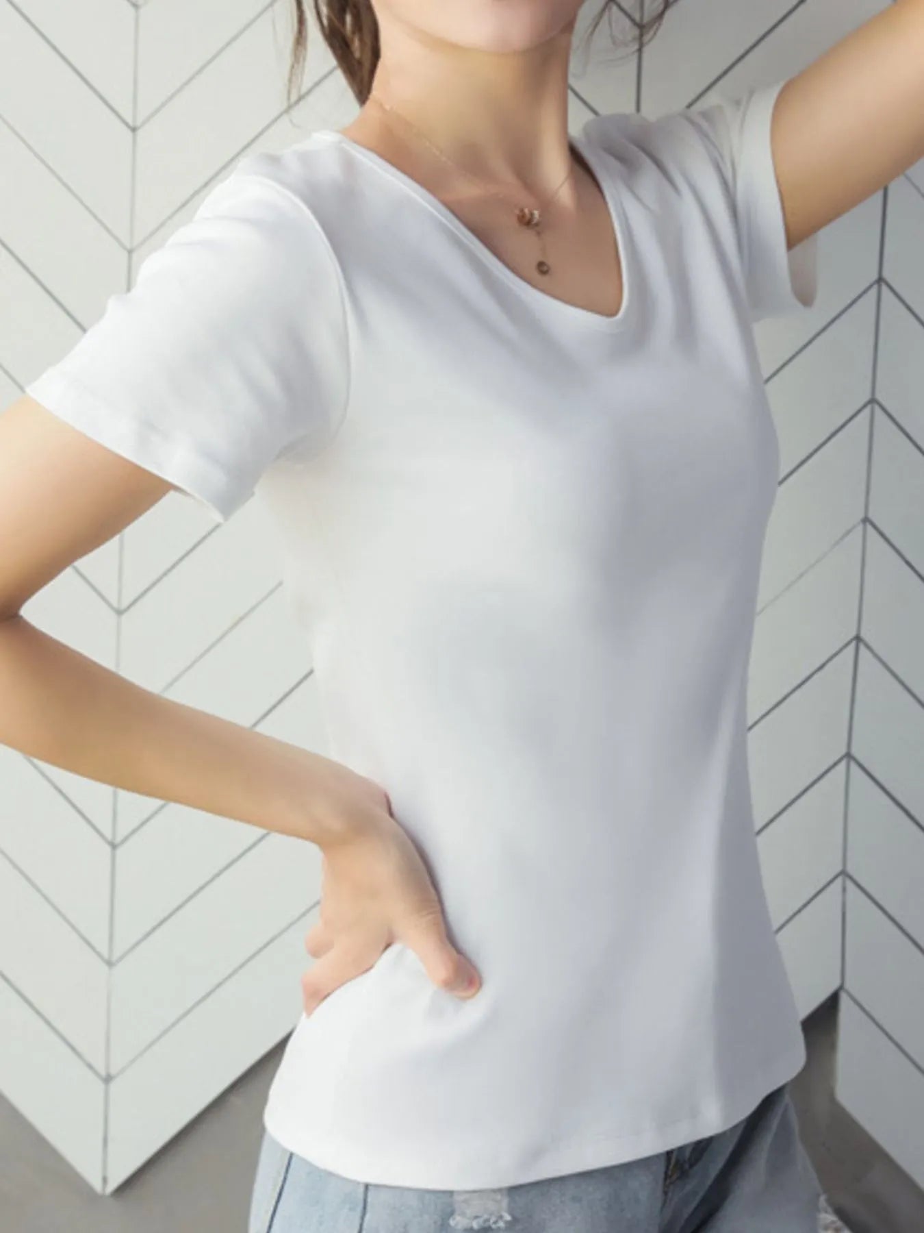 V-Neck Short Sleeve T-Shirt White / M