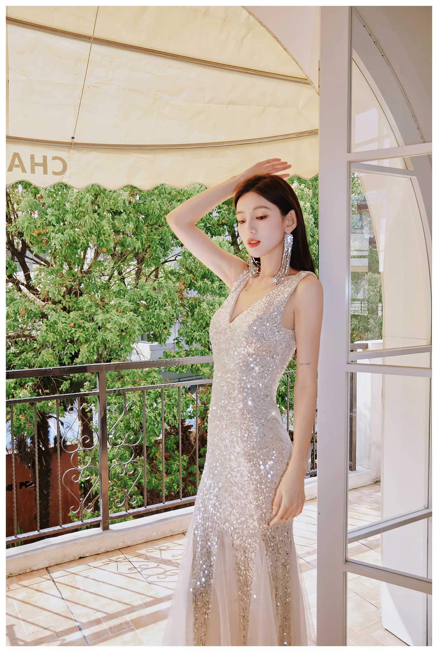 V-neck Sparkling Sequined Fishtail evening Dress