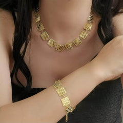 Vintage Square Shape Gold Collar Necklace Gold / Necklace & Bracelet